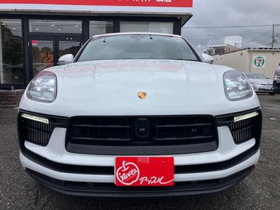 2024 Porsche MACAN photo 3