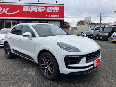 2024 Porsche MACAN photo 4