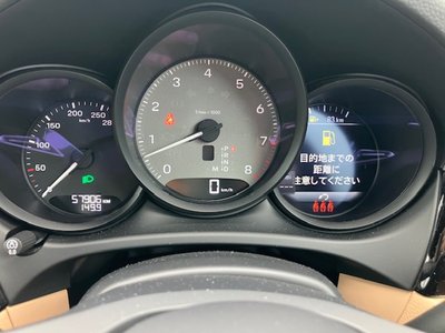 2024 Porsche MACAN thumbnail 28