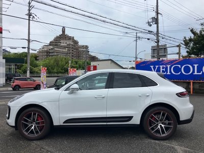 2024 Porsche MACAN photo 8