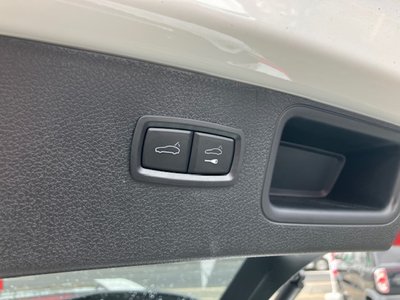 2024 Porsche MACAN thumbnail 22