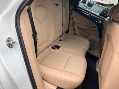 2024 Porsche MACAN photo 16