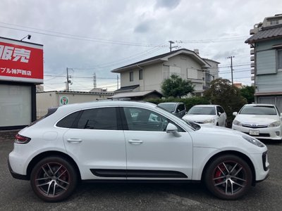 2024 Porsche MACAN photo 5