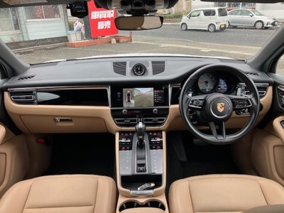 2024 Porsche MACAN thumbnail 17