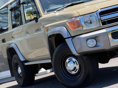 2015 Toyota LAND CRUISER 70 缩略图 9