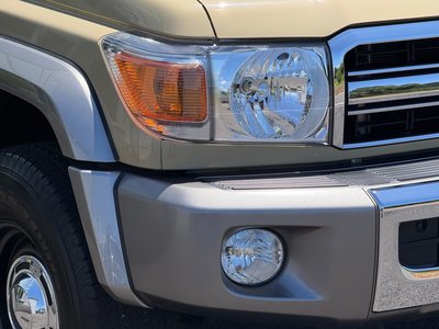 2015 Toyota LAND CRUISER 70 缩略图 14