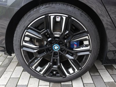 2025 BMW I5 thumbnail 18