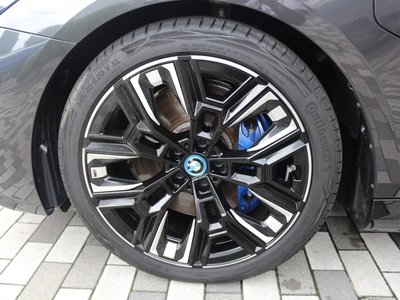 2025 BMW I5 photo 16