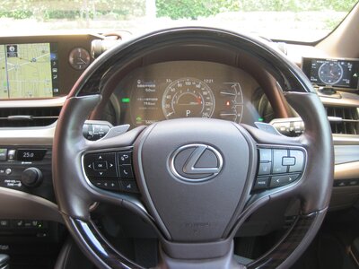2018 Lexus ES thumbnail 27