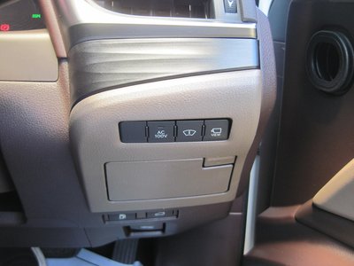 2018 Lexus ES thumbnail 32