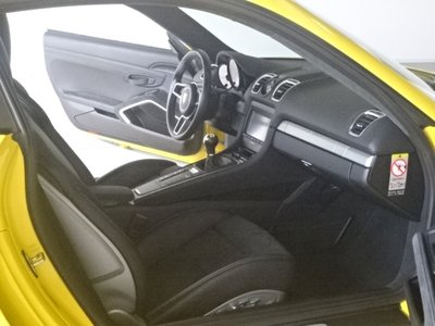 2016 Porsche CAYMAN thumbnail 17