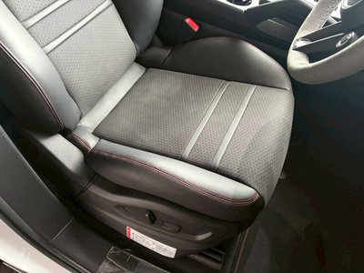 2025 Porsche CAYENNE photo 51