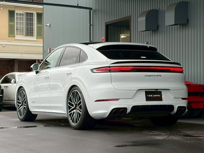 2025 Porsche CAYENNE photo 20
