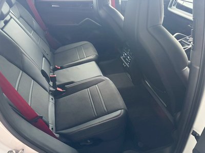 2025 Porsche CAYENNE photo 67