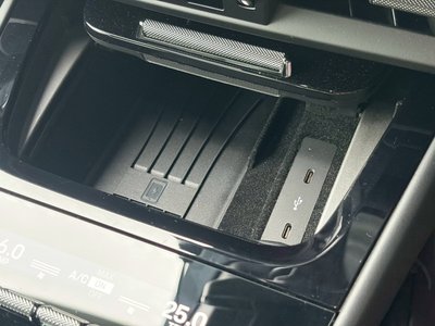 2025 Porsche CAYENNE photo 43