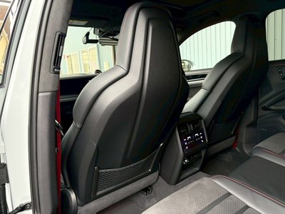 2025 Porsche CAYENNE photo 65