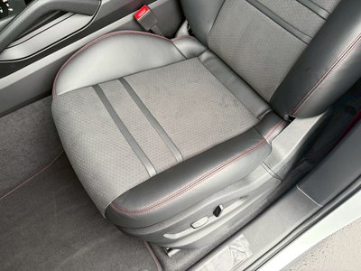 2025 Porsche CAYENNE photo 59