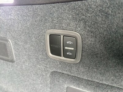 2025 Porsche CAYENNE photo 54