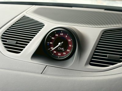 2025 Porsche CAYENNE photo 47