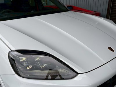 2025 Porsche CAYENNE photo 4