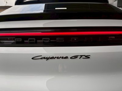 2025 Porsche CAYENNE photo 23