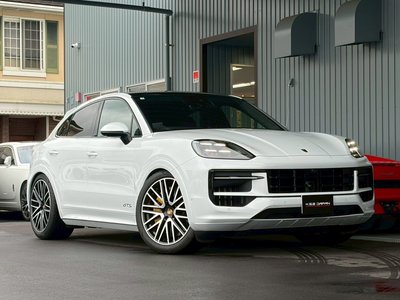 2025 Porsche CAYENNE photo 7