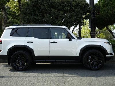 صورة 7 لـ 2025 Lexus GX