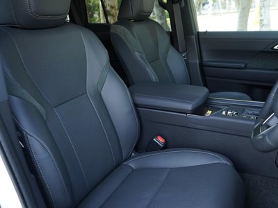 صورة 10 لـ 2025 Lexus GX