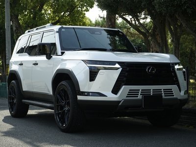 صورة 1 لـ 2025 Lexus GX