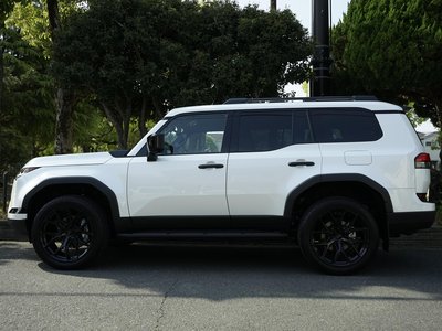 صورة 3 لـ 2025 Lexus GX