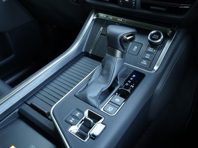 صورة 14 لـ 2025 Lexus GX