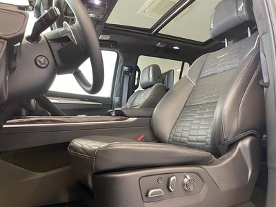 2025 Cadillac ESCALADE — миниатюра 13