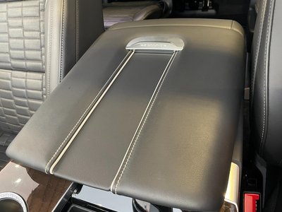 2025 Cadillac ESCALADE — миниатюра 37