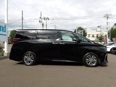 2024 Toyota ALPHARD — фото 4
