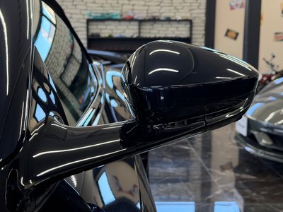 صورة 11 لـ 2021 Aston Martin DBS SUPERLEGGERA VOLANTE