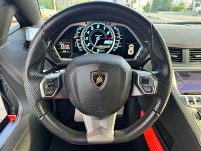 صورة 17 لـ 2012 Lamborghini AVENTADOR