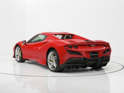 صورة 10 لـ 2021 Ferrari F8 SPIDER