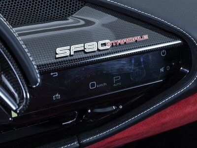 صورة 9 لـ 2021 Ferrari SF90 STRADALE