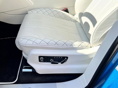 2017 Bentley BENTAYGA photo 19
