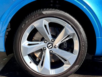 2017 Bentley BENTAYGA photo 55