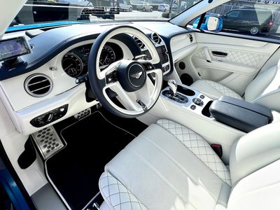 2017 Bentley BENTAYGA photo 8