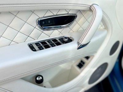 2017 Bentley BENTAYGA photo 31