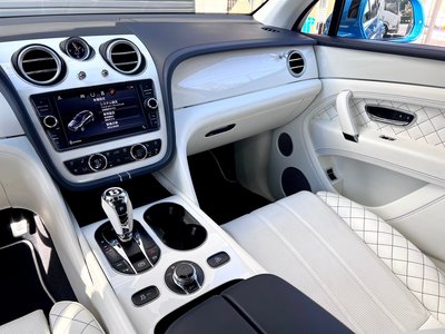 2017 Bentley BENTAYGA photo 11