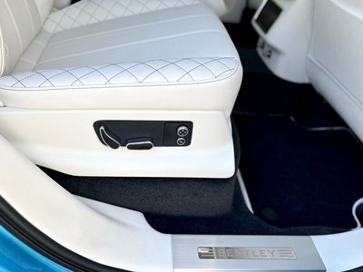 2017 Bentley BENTAYGA photo 27