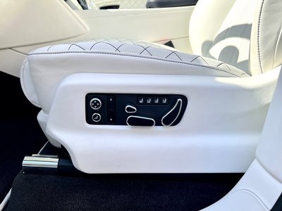2017 Bentley BENTAYGA photo 20