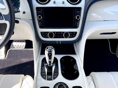 2017 Bentley BENTAYGA photo 13