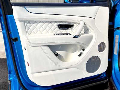 2017 Bentley BENTAYGA photo 33