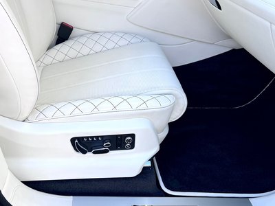 2017 Bentley BENTAYGA photo 23