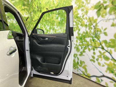 صورة 22 لـ 2025 Toyota ALPHARD