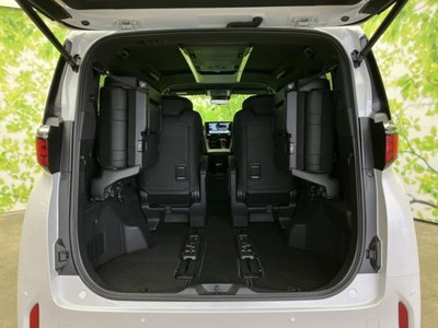 صورة 21 لـ 2025 Toyota ALPHARD